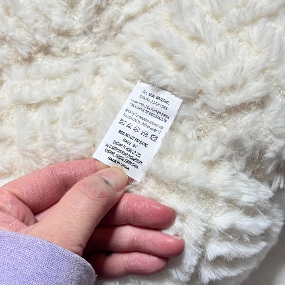 cupcakes & cashmere brand new